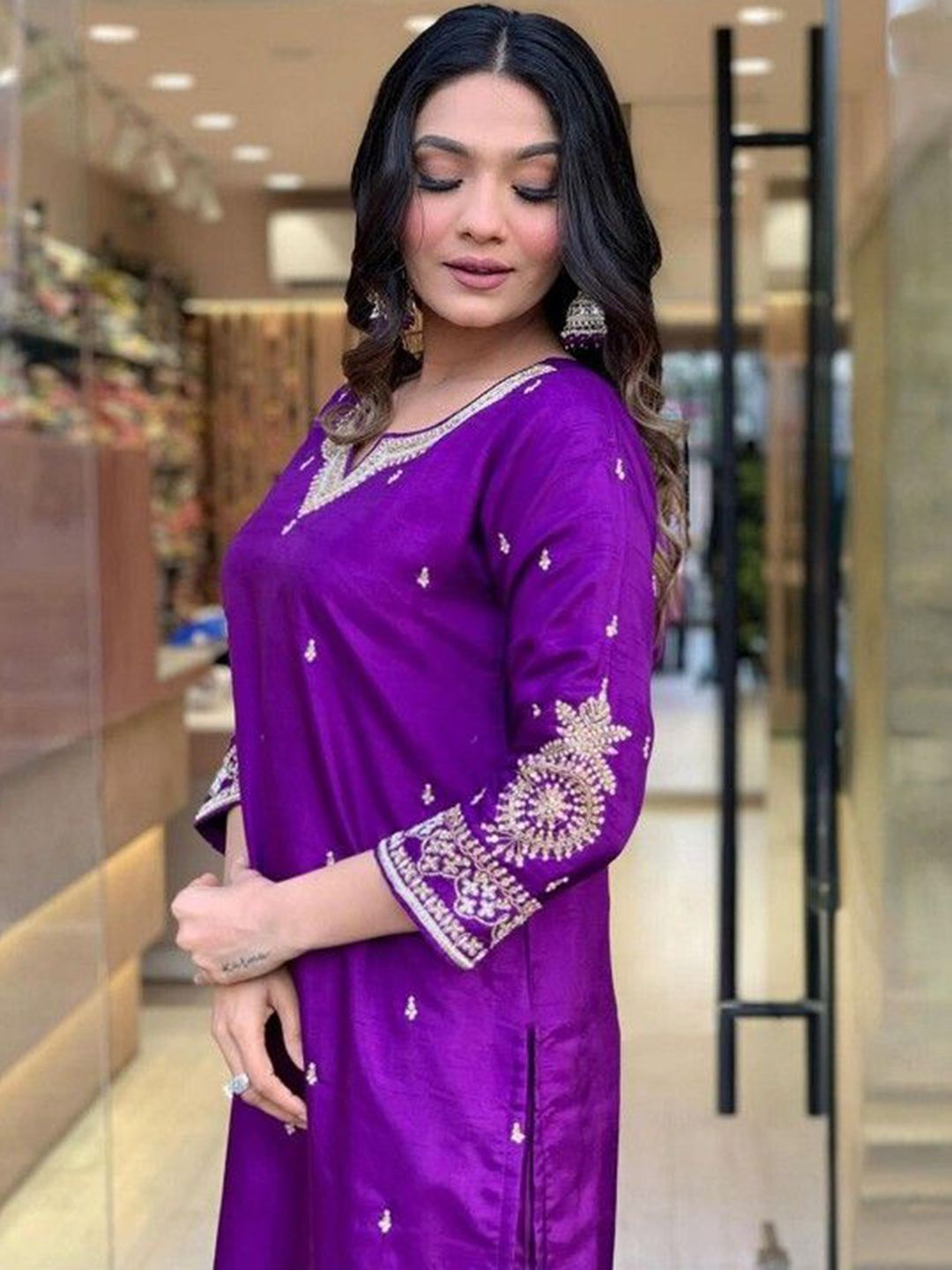 Dhimhi Women's Ethnic Motifs Embroidered Thread Work Kurta With Trousers & Dupatta