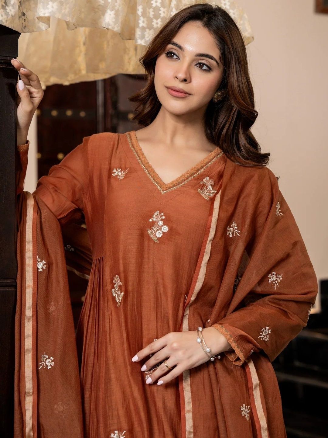 Dhimhi Women's Ethnic Motifs Embroidered Panelled Thread Work Pure Cotton Kurta with Trousers & With Dupatta