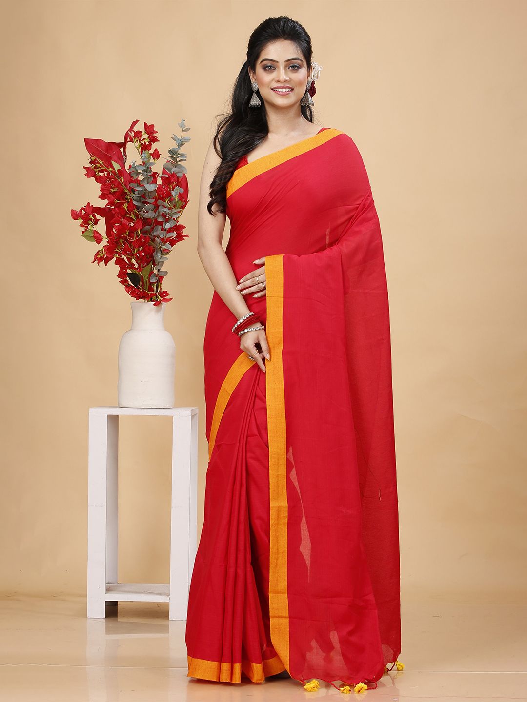 Dhimhi Women's Solid Taant Saree