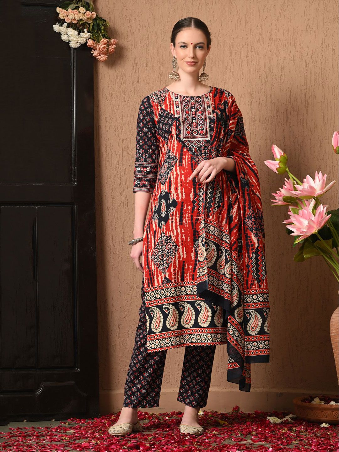 Dhimhi Women's Ethnic Motifs Printed Regular Pure Cotton Kurta with Trousers & With Dupatta