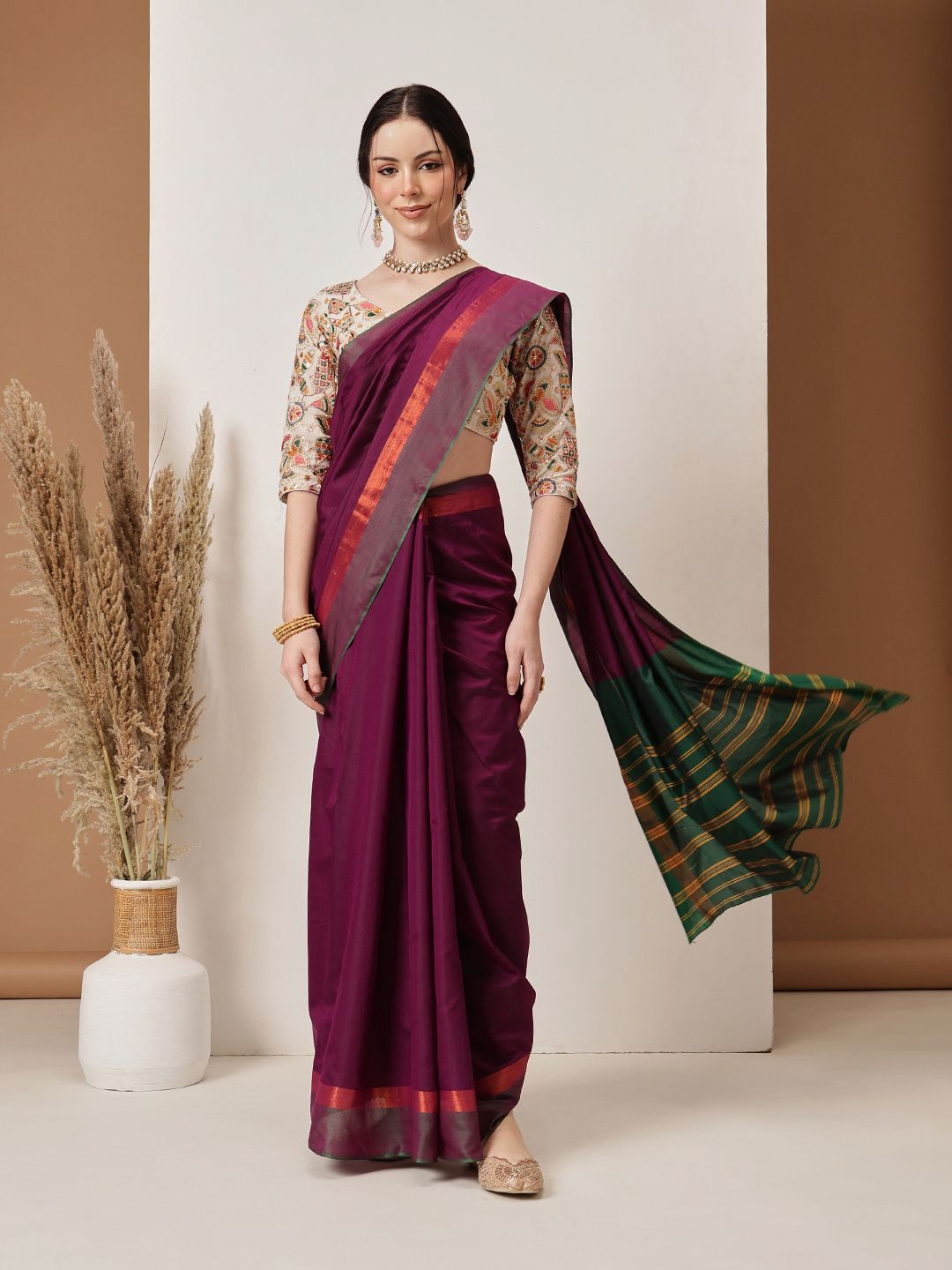 Dhimhi Women's Zari Banarasi Saree