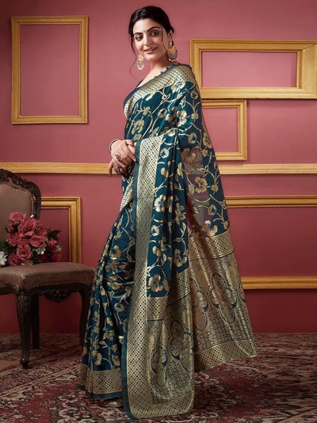 Dhimhi Women's Woven Design Kanjeevaram Saree
