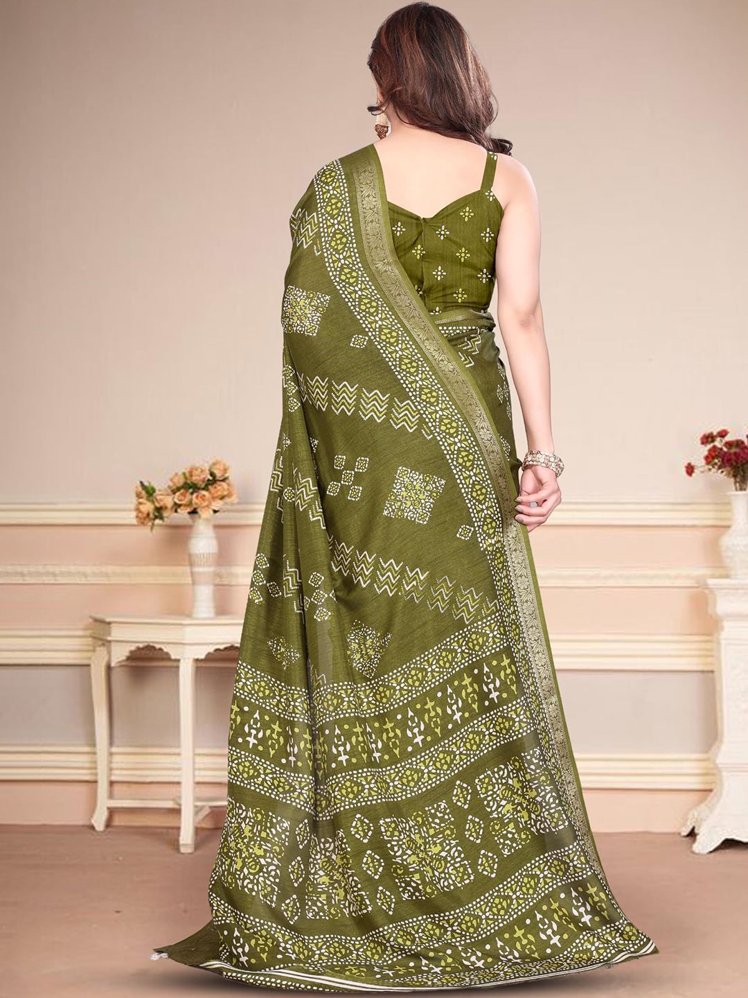 Dhimhi Women's Ethnic Motifs Printed Saree