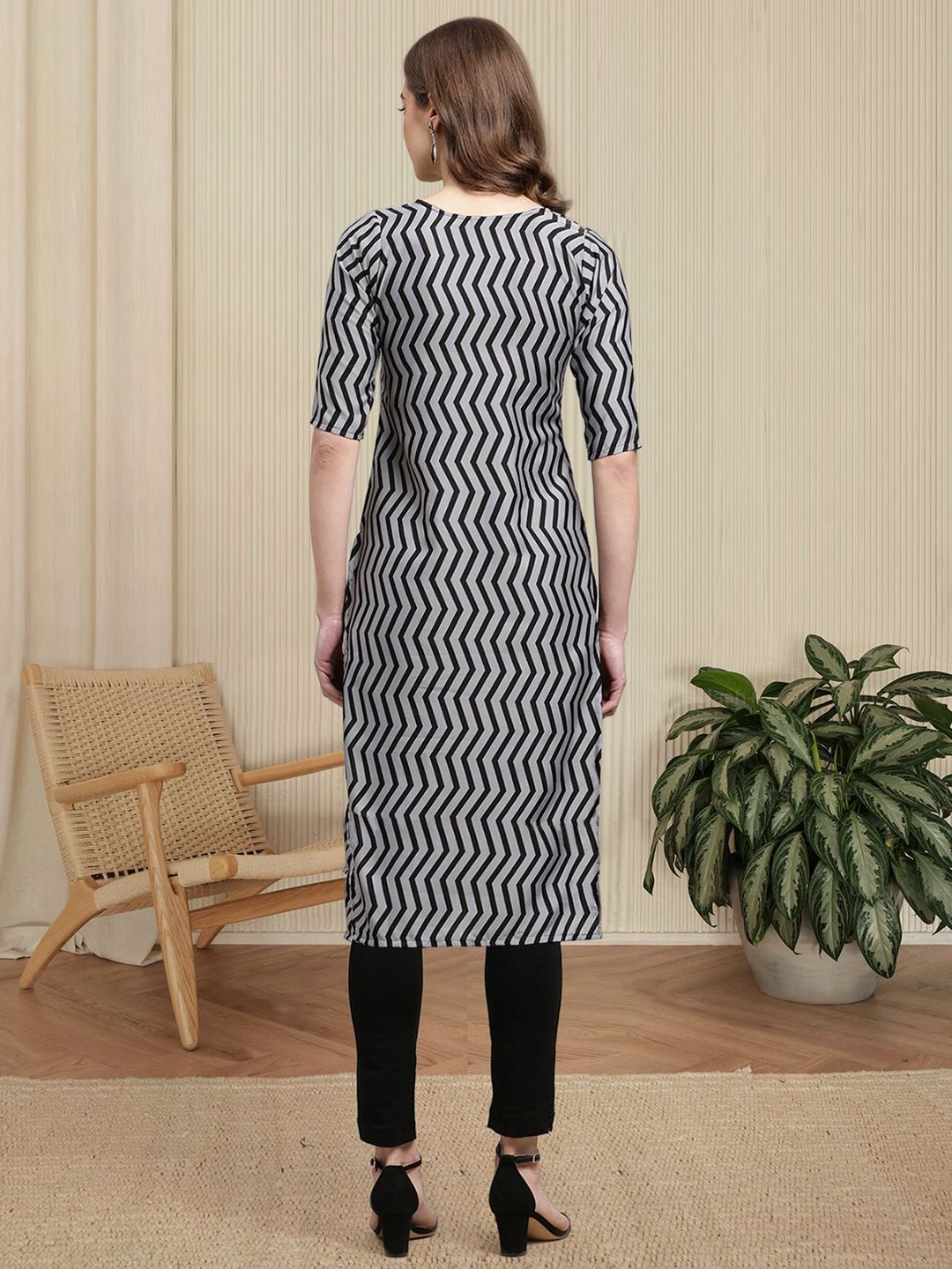 Women Ethnic Motifs Printed Crepe Kurta