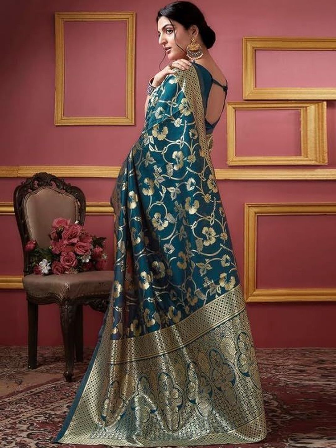 Dhimhi Women's Floral Woven Design Zari Kanjeevaram Saree