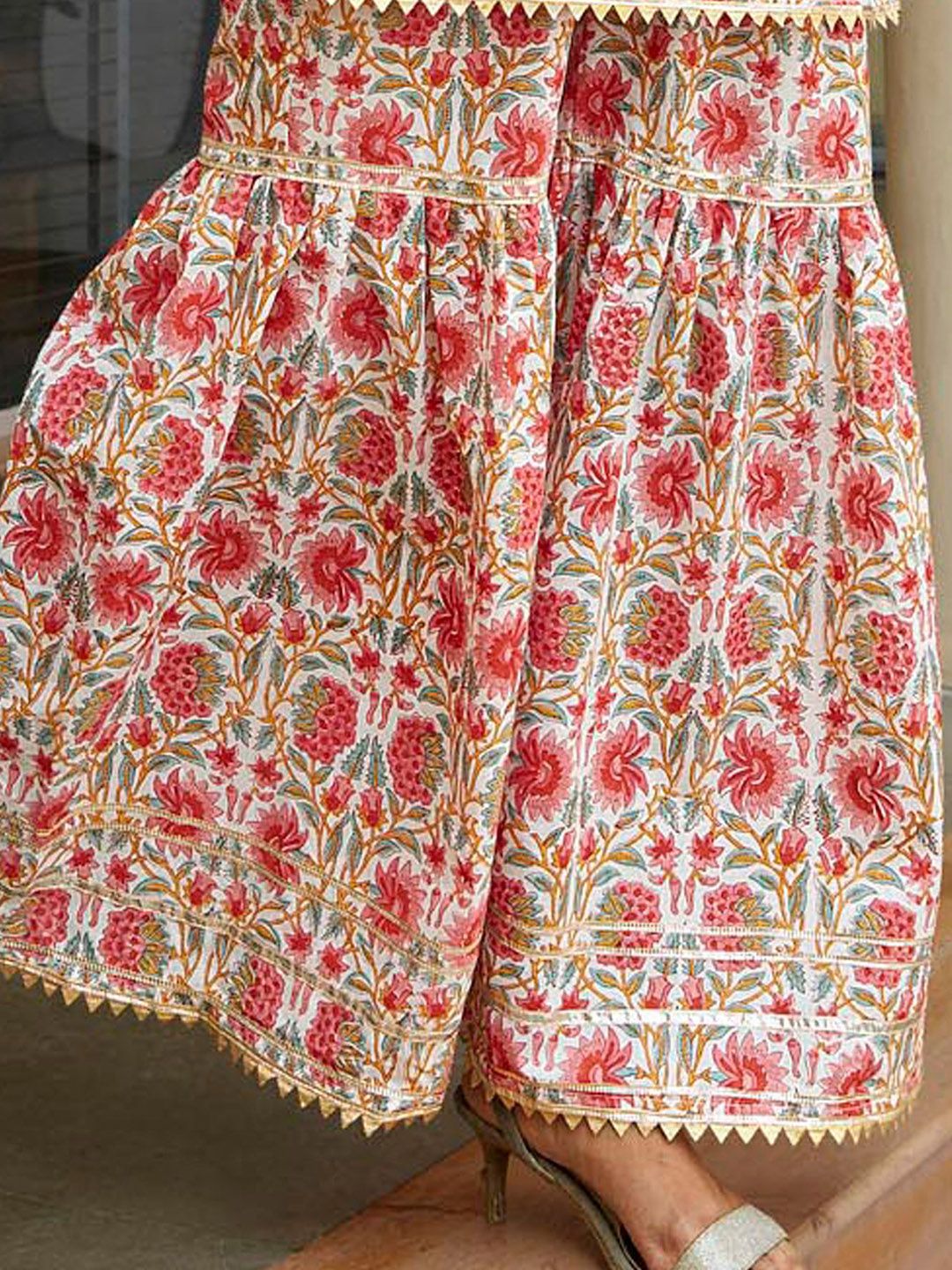 Dhimhi Women's Floral Printed Sleeveless Gotta Patti Pure Cotton Straight Kurta With Sharara