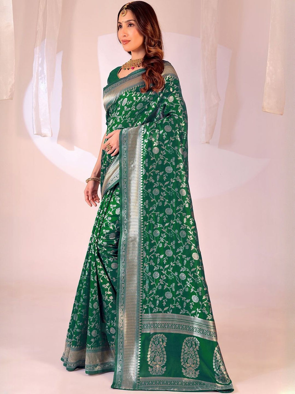 Dhimhi Women's Green Silk Cotton Woven Design Sarees