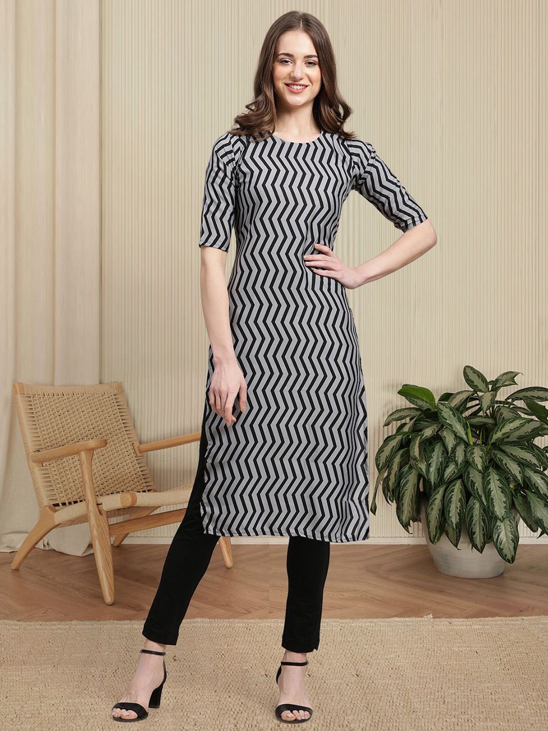 Women Ethnic Motifs Printed Crepe Kurta