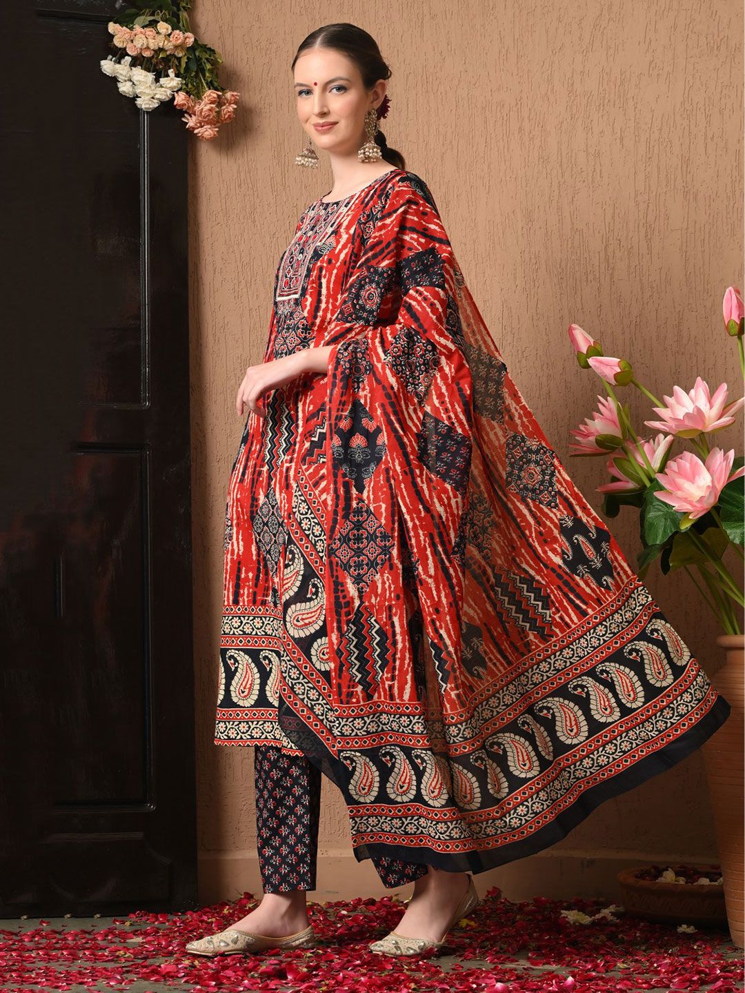 Dhimhi Women's Ethnic Motifs Printed Regular Pure Cotton Kurta with Trousers & With Dupatta