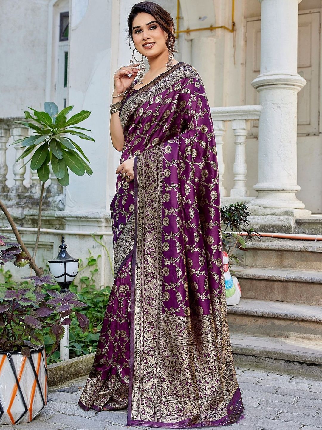 Dhimhi Women's Woven Design Zari Art Silk Handloom Banarasi Saree