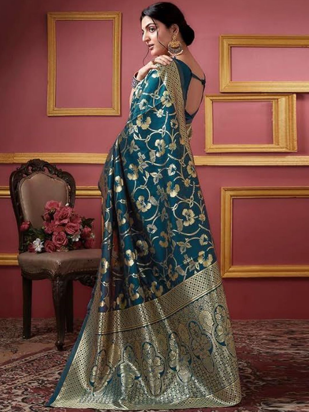 Dhimhi Women's Woven Design Kanjeevaram Saree