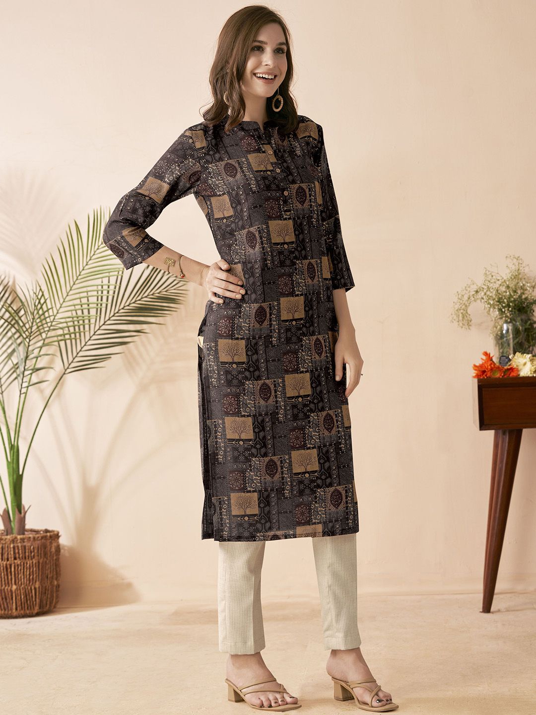 Floral Printed Mandarin Collar Straight Kurta