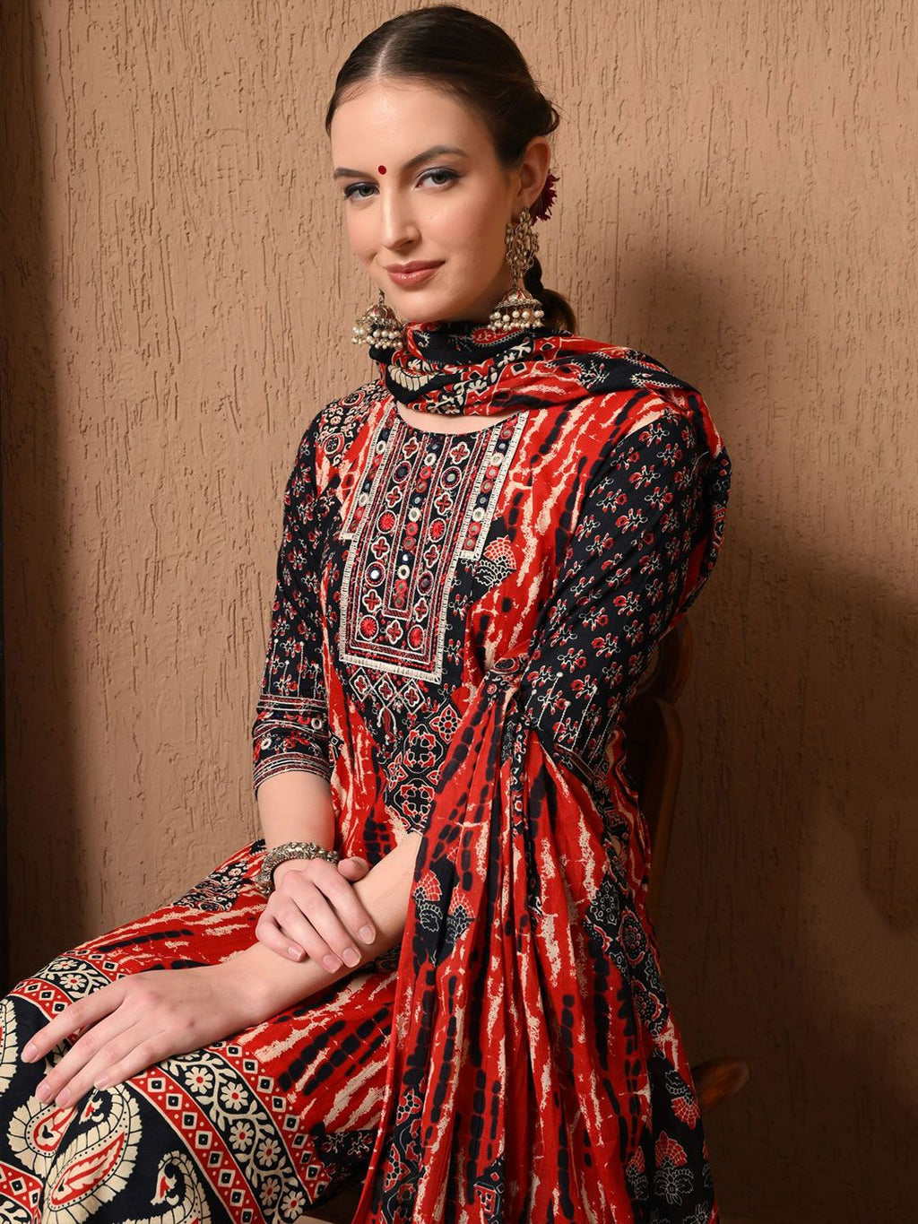 Dhimhi Women's Ethnic Motifs Printed Regular Pure Cotton Kurta with Trousers & With Dupatta