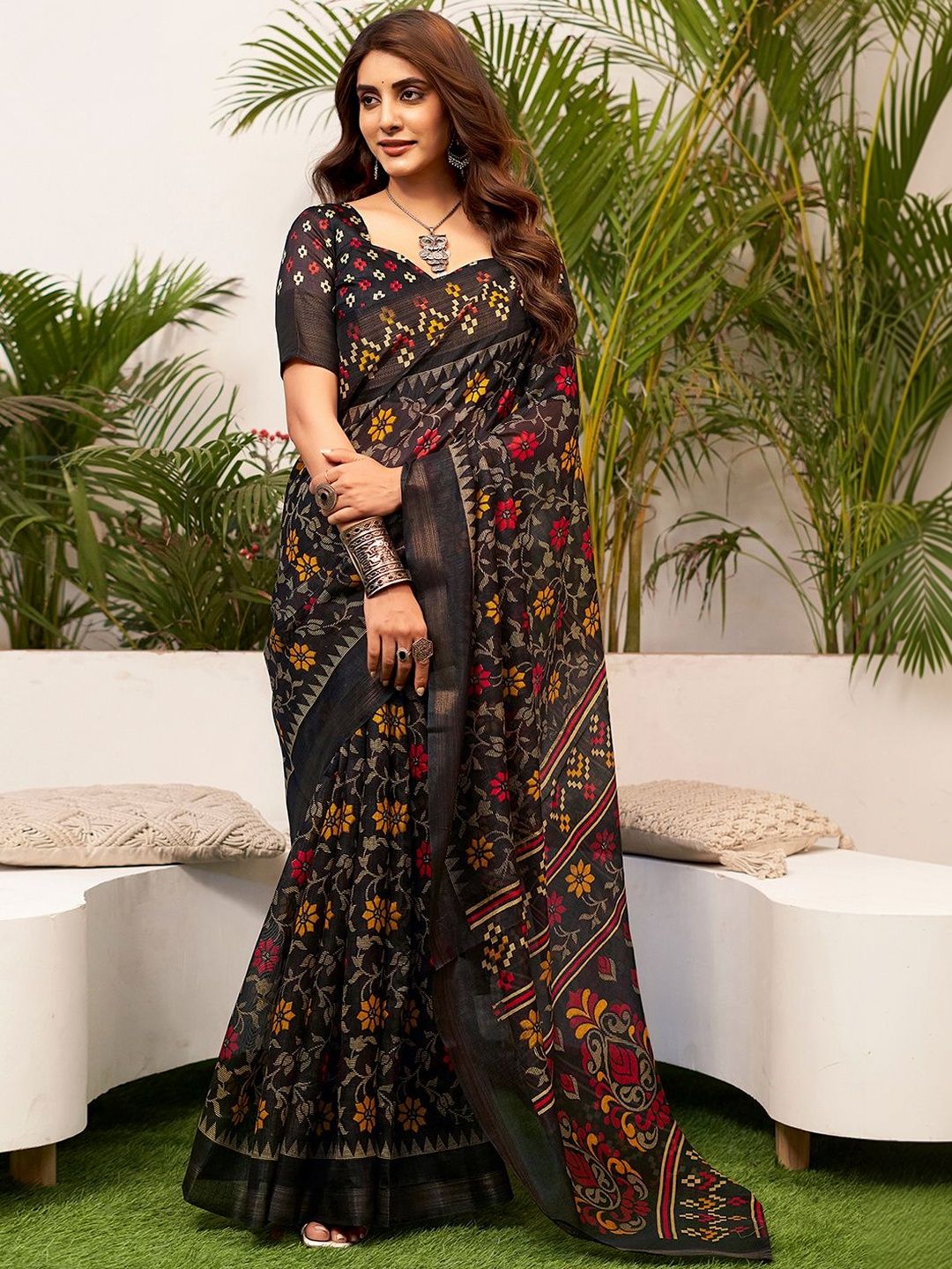 Dhimhi Women's Floral Saree