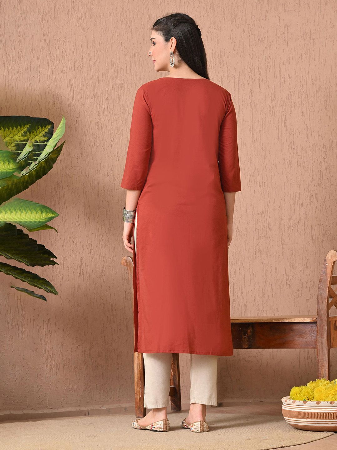 Geometric Embroidered Thread Work V-Neck Pure Cotton Kurta