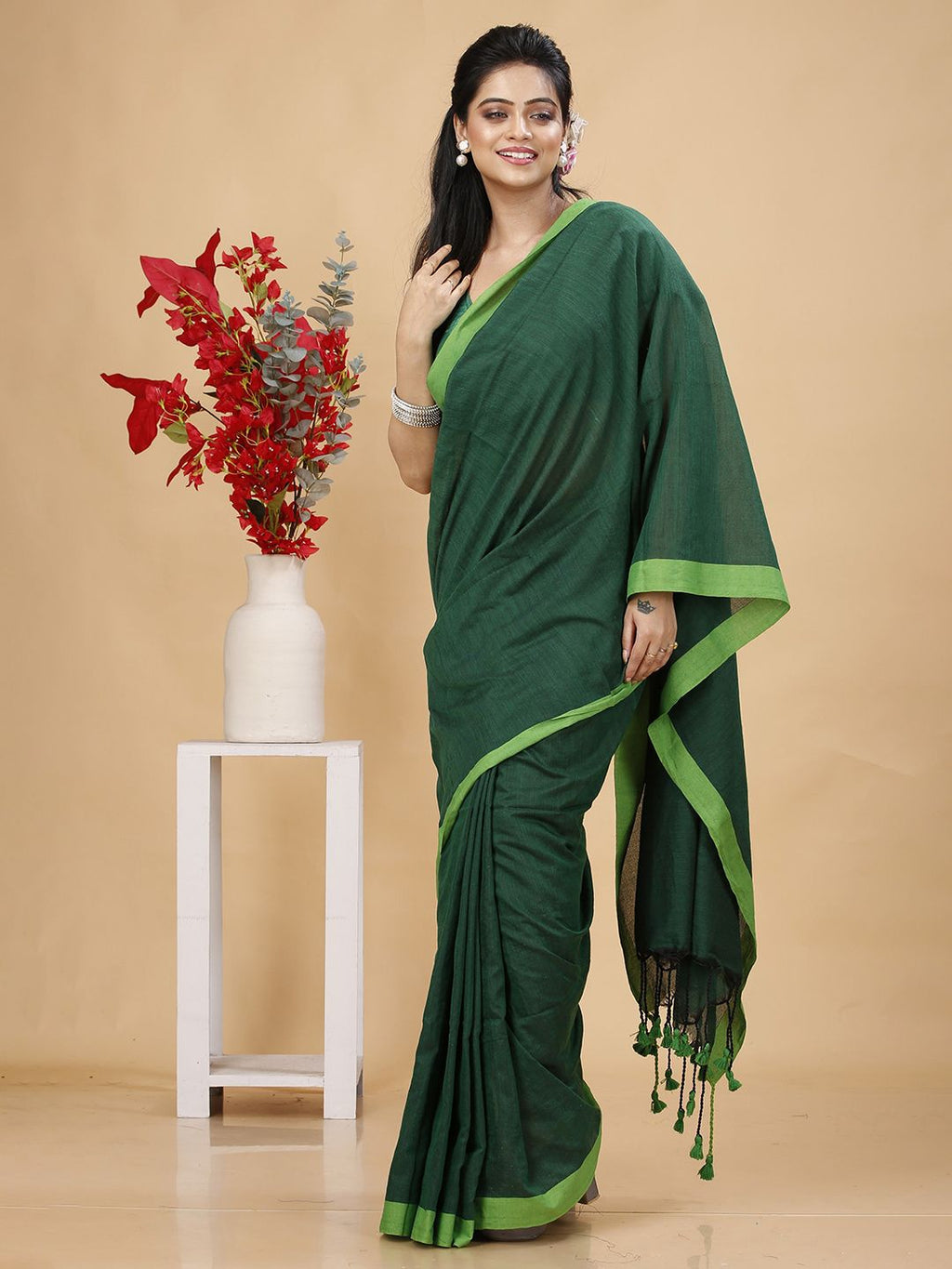 Dhimhi Women's Solid Taant Saree