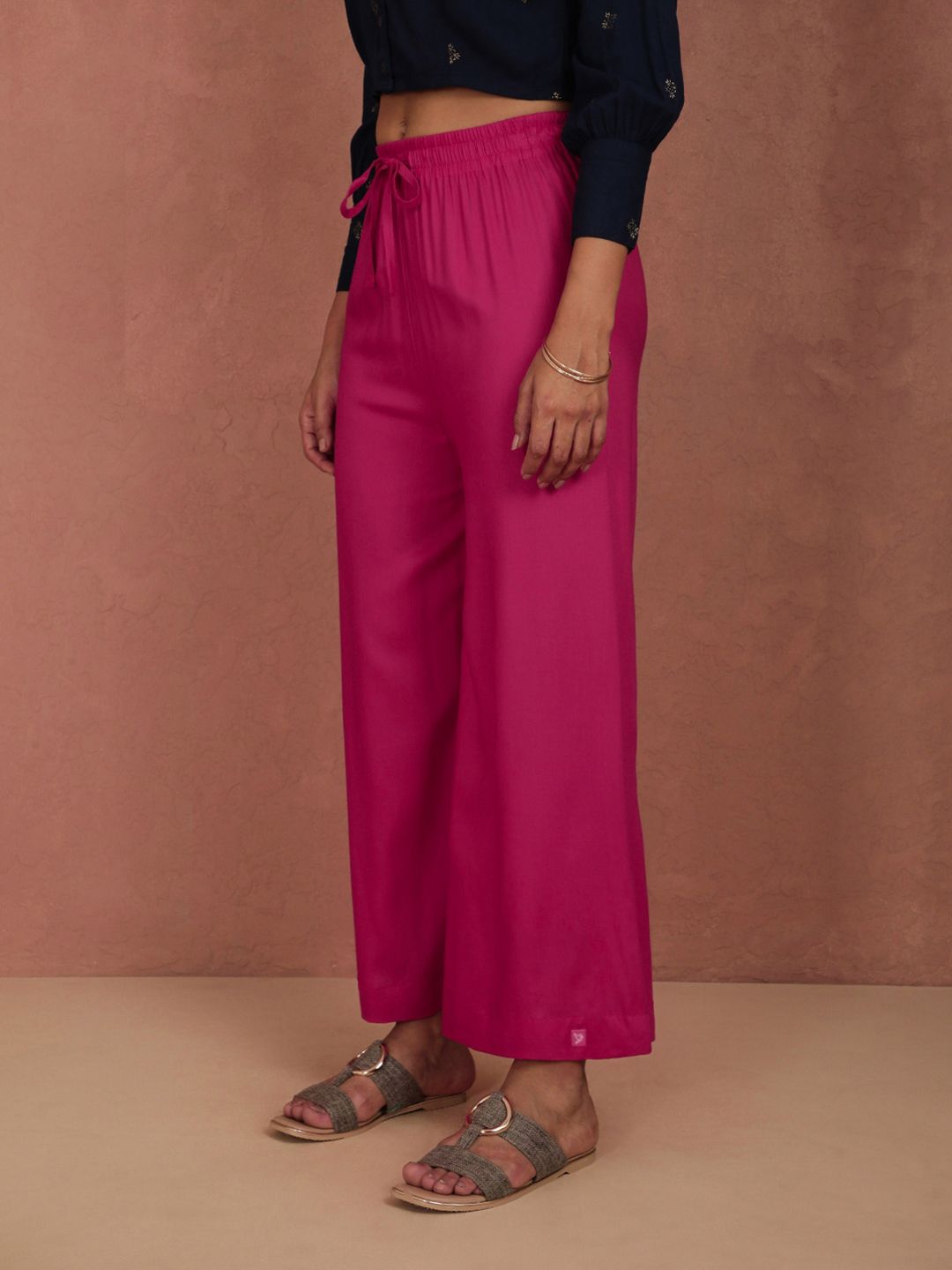 Dhimhi Women's Pink Solid Wide Leg Palazzos