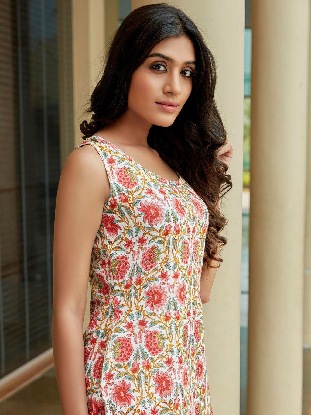 Dhimhi Women's Floral Printed Sleeveless Gotta Patti Pure Cotton Straight Kurta With Sharara