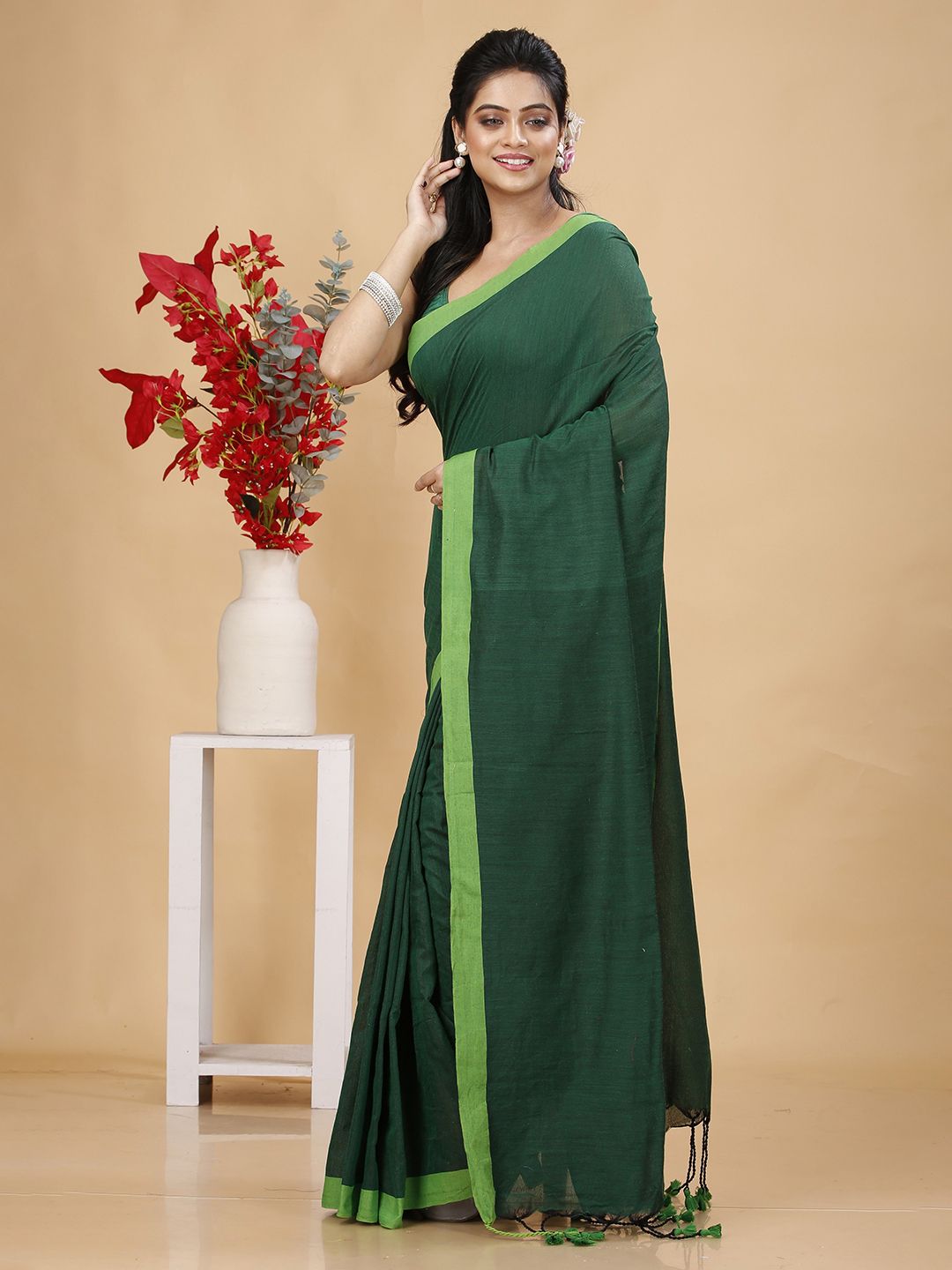 Dhimhi Women's Solid Taant Saree