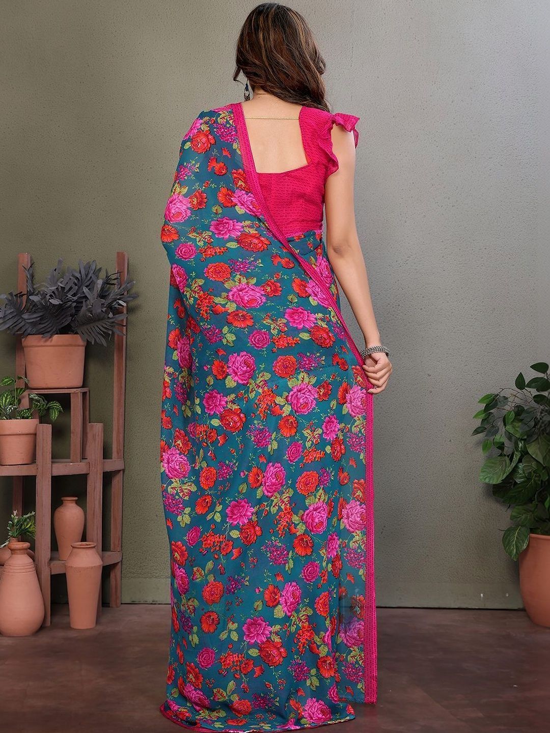 Dhimhi Women's Floral Poly Georgette Saree
