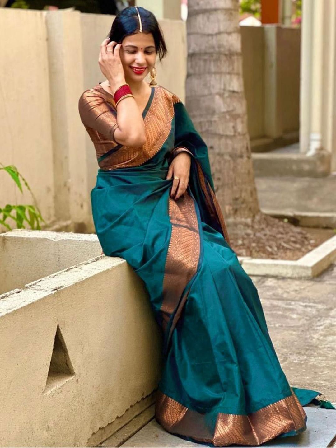 Dhimhi Women's Floral Woven Design Kanjeevaram Saree - dhimhi