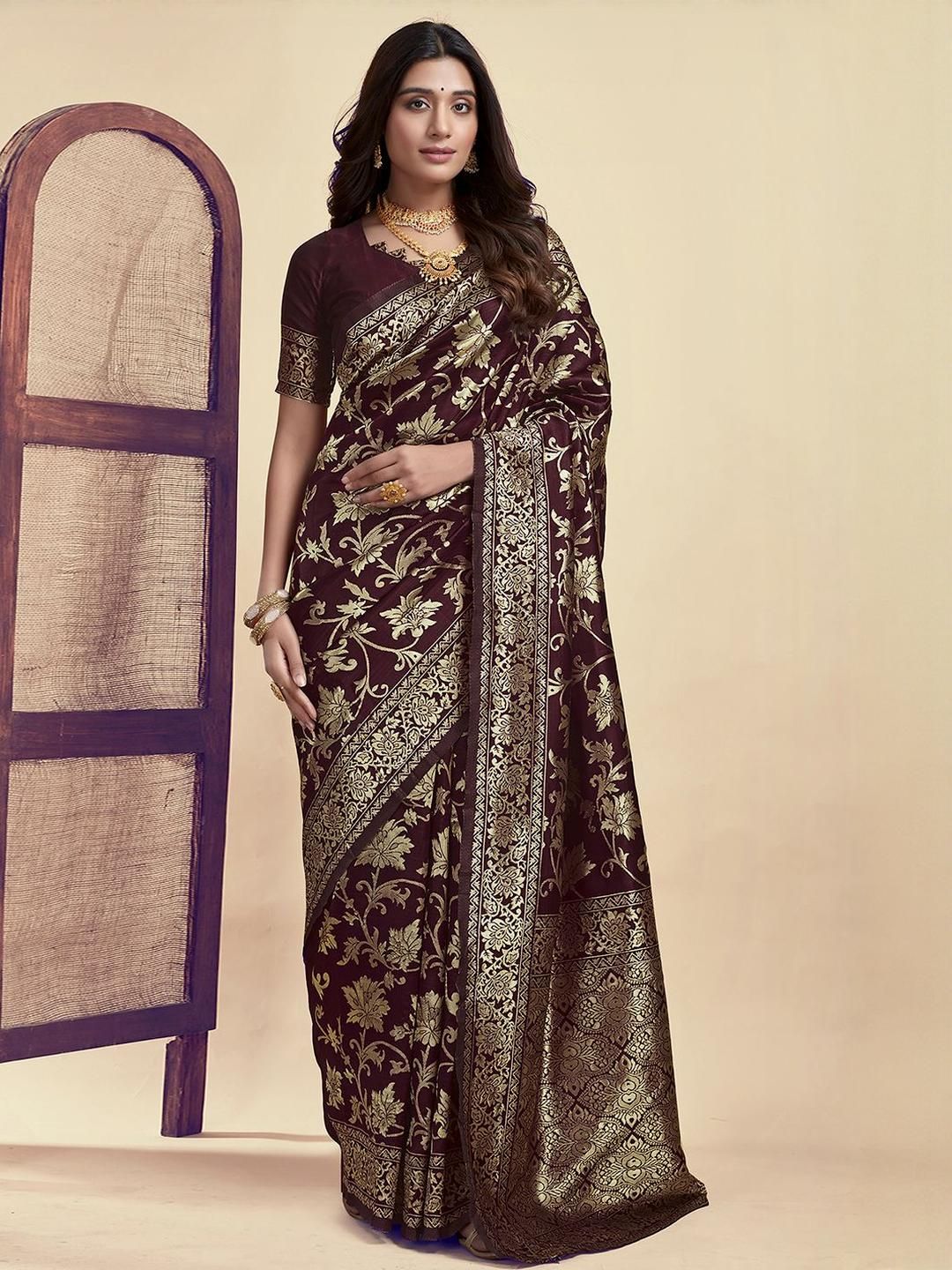 Dhimhi Women's Woven Design Zari Silk Blend Banarasi Saree