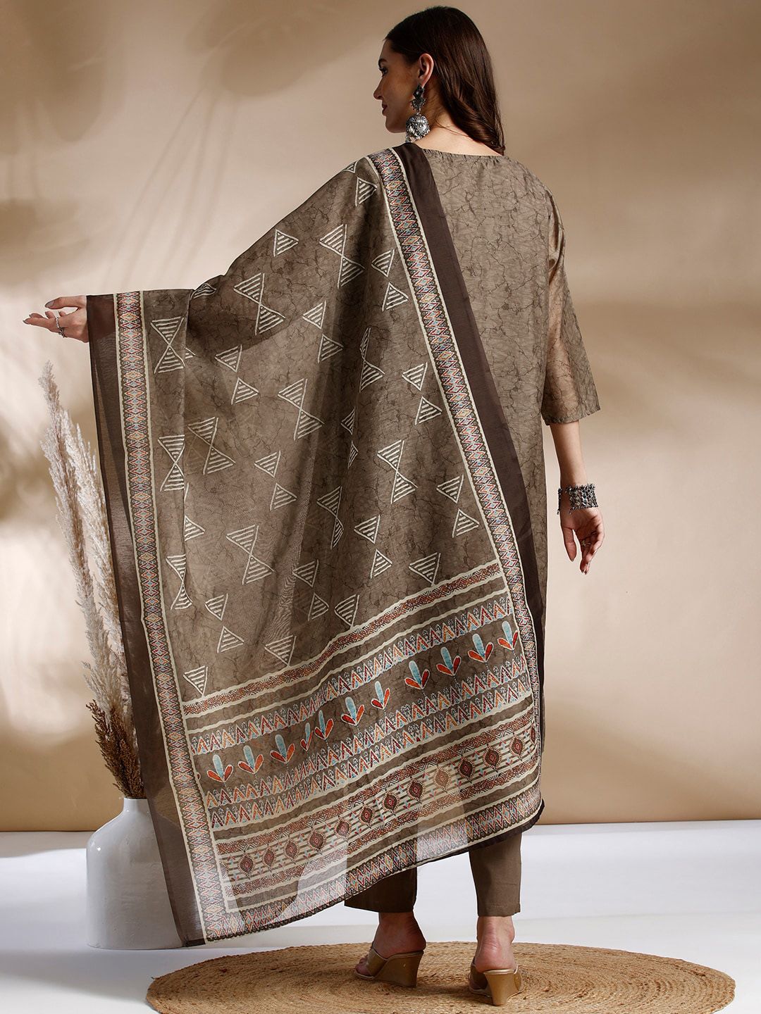 Dhimhi Women Abstract Printed Regular Chanderi Cotton Kurta With Trousers & Dupatta