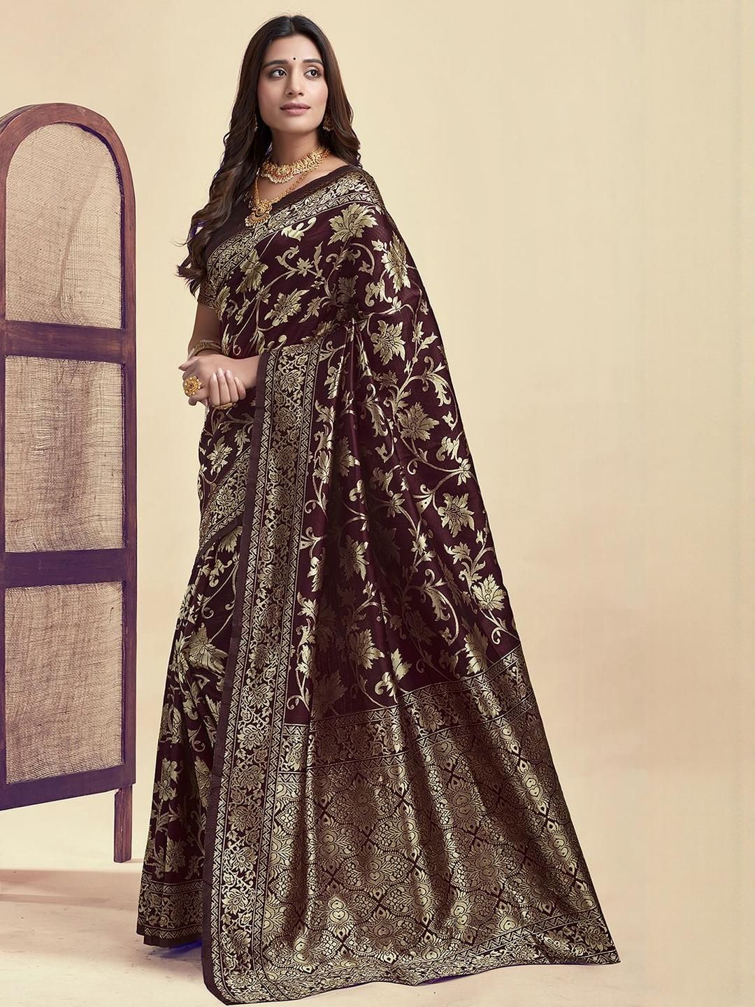 Dhimhi Women's Woven Design Zari Silk Blend Banarasi Saree