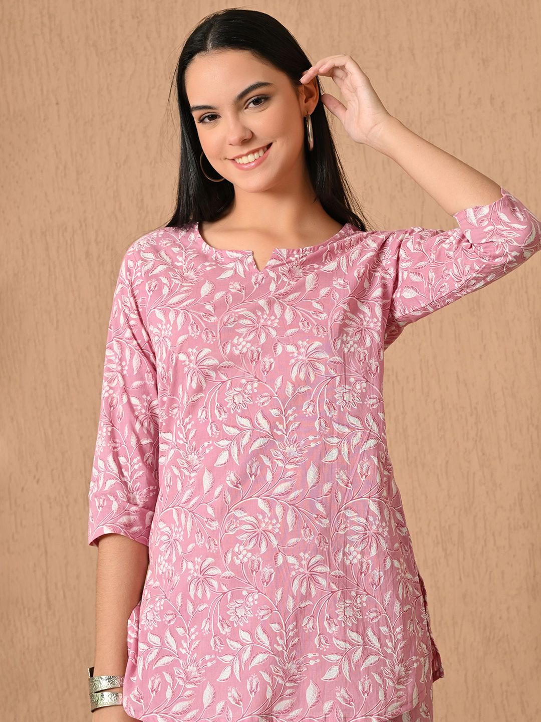 Dhimhi Women's Floral Printed Cotton Kurta with Trousers