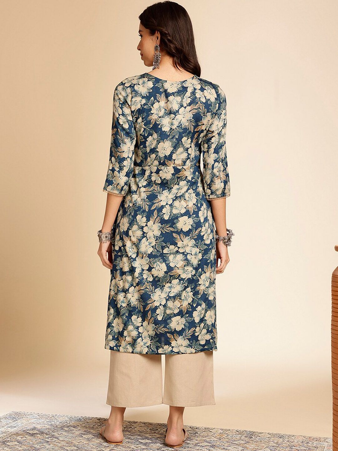 Navy Blue & White Floral Printed V-Neck Gotta Patti Straight Kurta