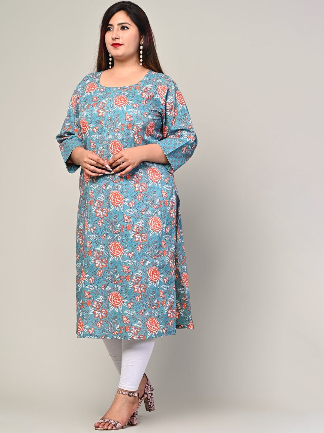 Plus Size Floral Printed Round Neck Gotta Patti Cotton Straight Kurta