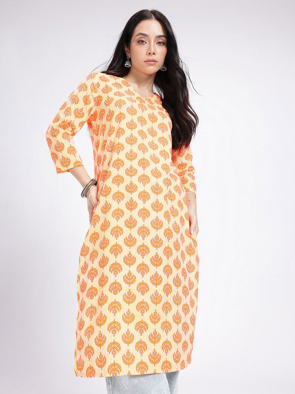 V-Neck Ethnic Motifs Printed Straight Kurta