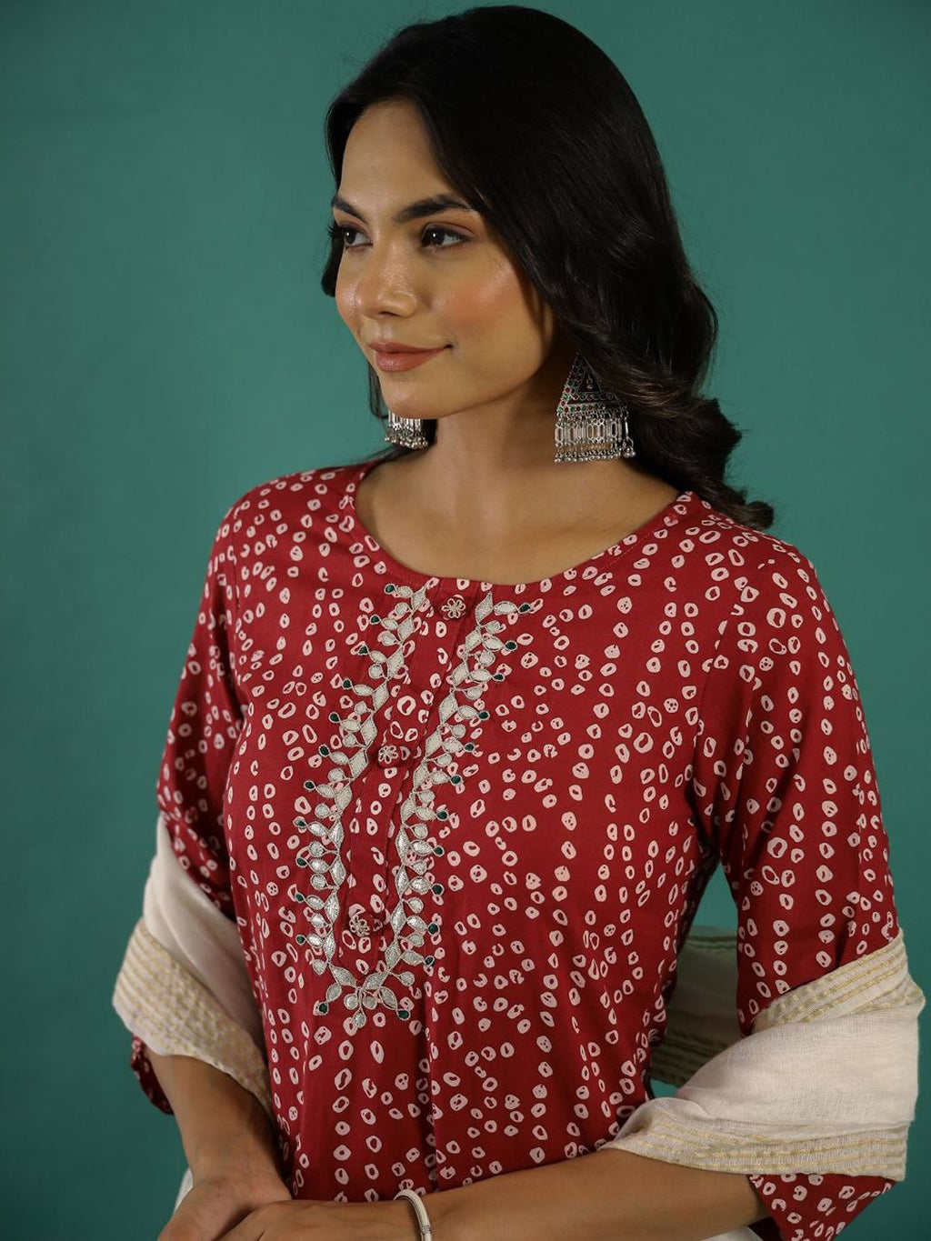 Red & white Bandhani Printed Gotta Patti Round Neck Pure Cotton Straight Kurta