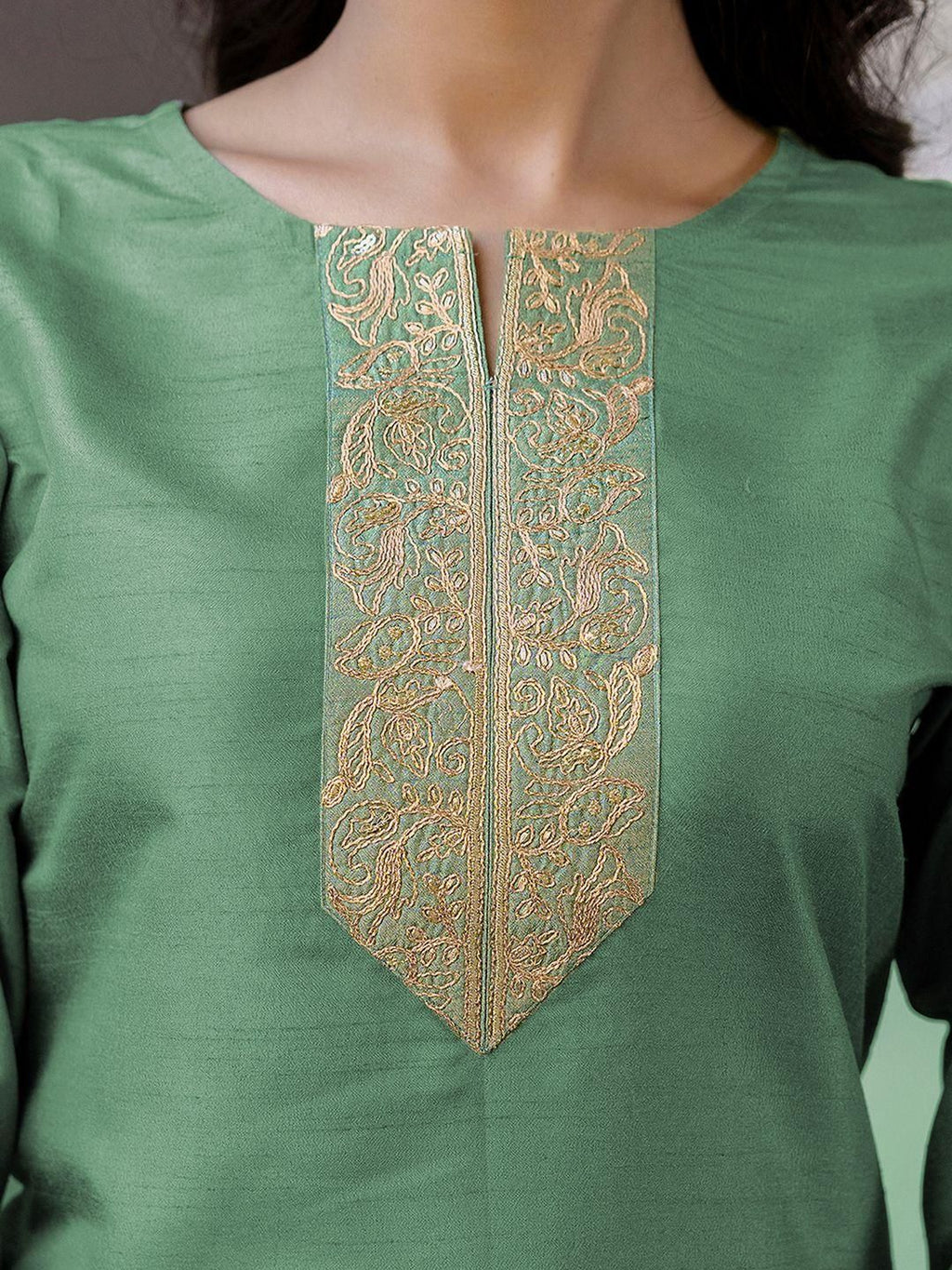 Dhimhi Women's Green Silk Blend Embroidered Straight Kurta Trousers With Dupatta