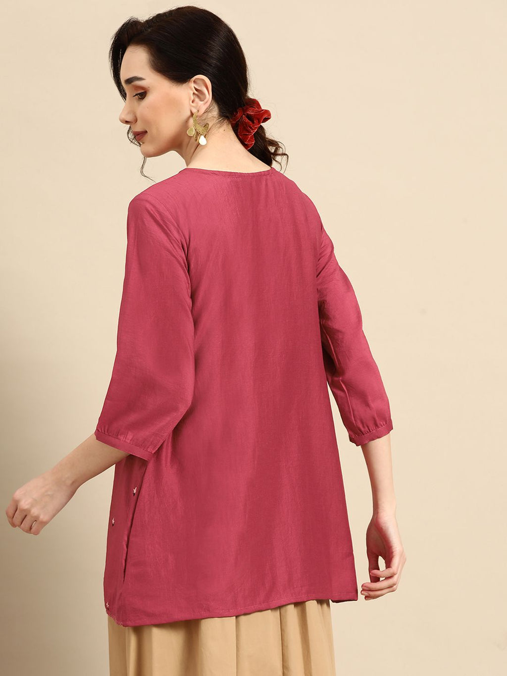 Dhimhi Women's Pink Embroidered Longline Top