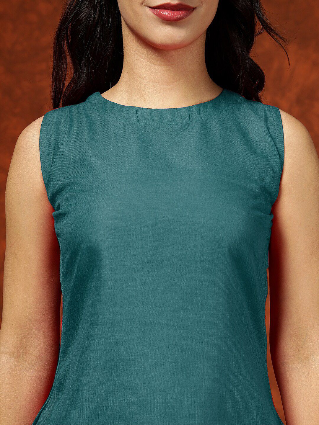 Dhimhi Women's Ethnic Motifs Printed Sleeveless Straight Kurta & Trousers With Dupatta