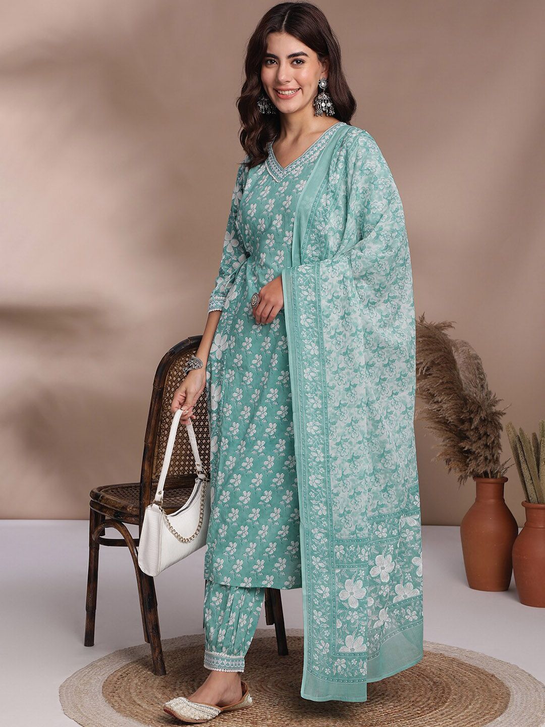 Dhimhi Women Floral Printed Regular Pure Cotton Kurta with Trousers & With Dupatta