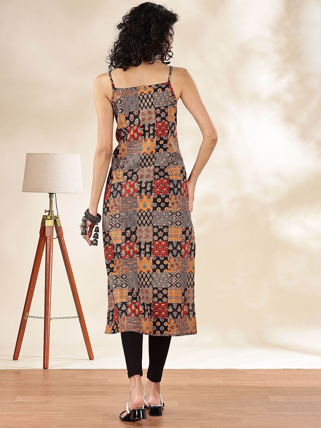 Women Geometric Printed Sequinned Kurta