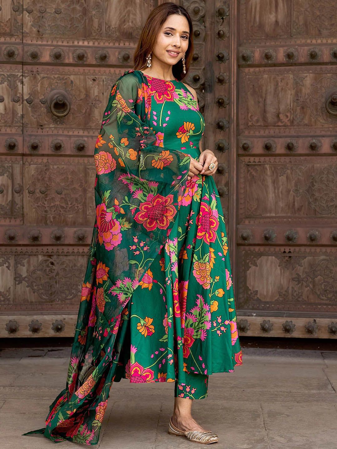 Dhimhi Women's Floral Printed Regular Kurta with Trousers & With Dupatta