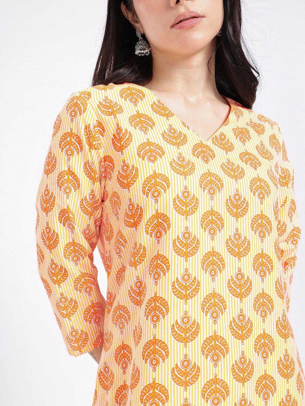 V-Neck Ethnic Motifs Printed Straight Kurta