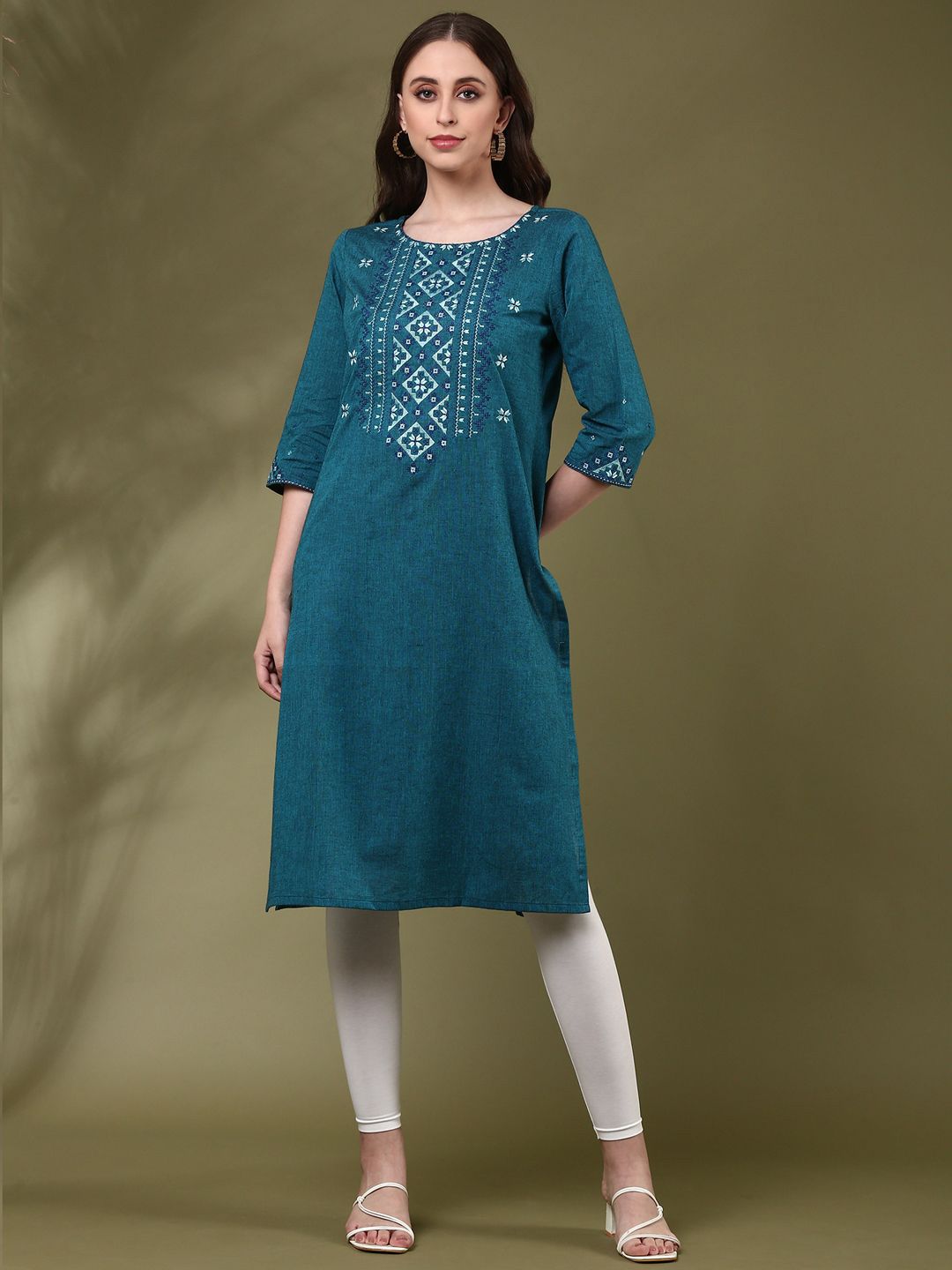 Women Floral Embroidered Daily Pure Cotton Straight Kurta