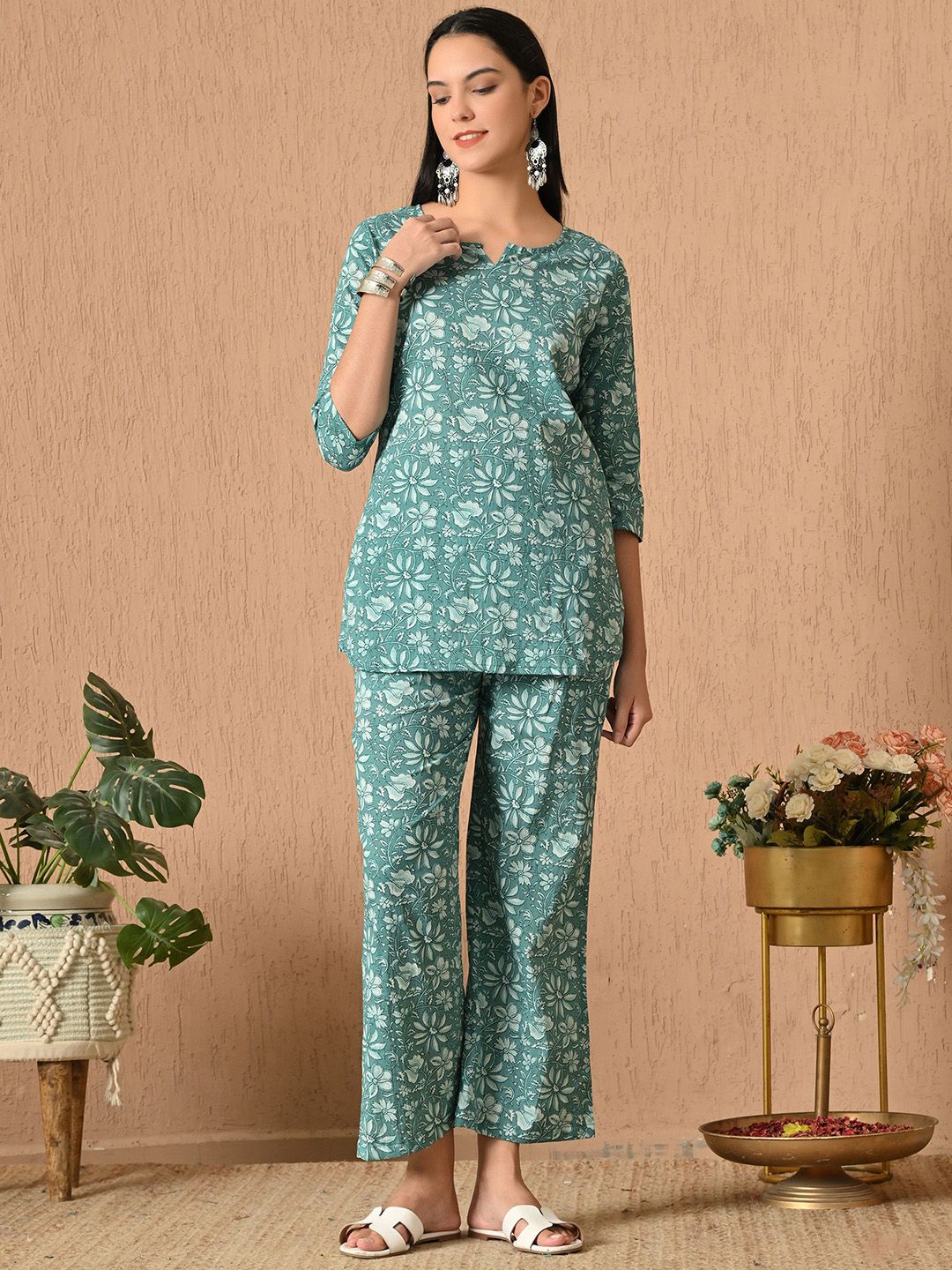 Dhimhi Women's Floral Printed Notch Neck Straight Pure Cotton Kurta with Trouser