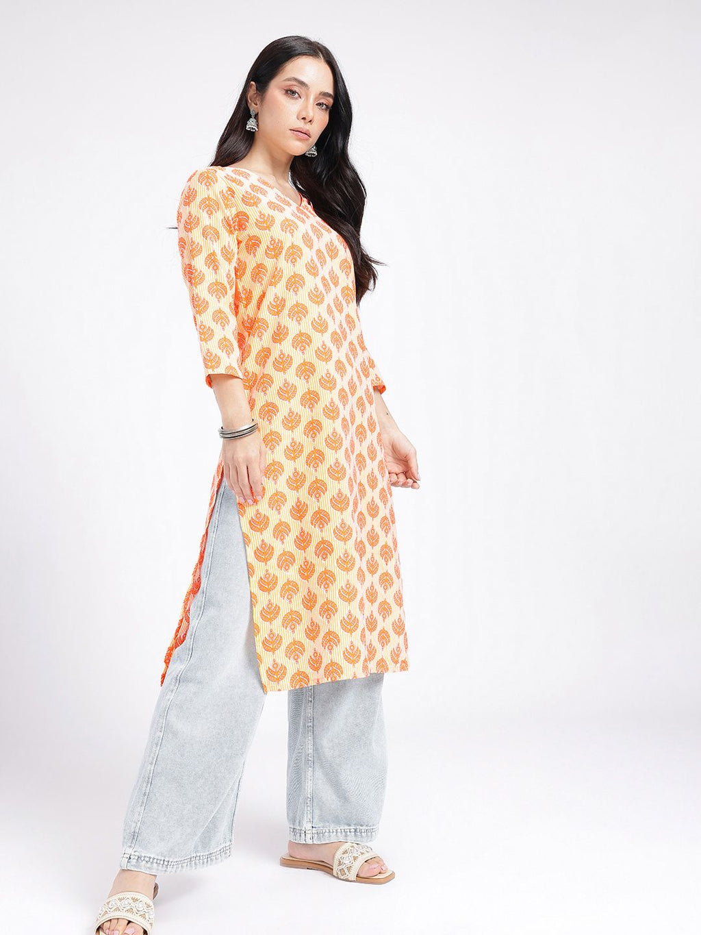 V-Neck Ethnic Motifs Printed Straight Kurta