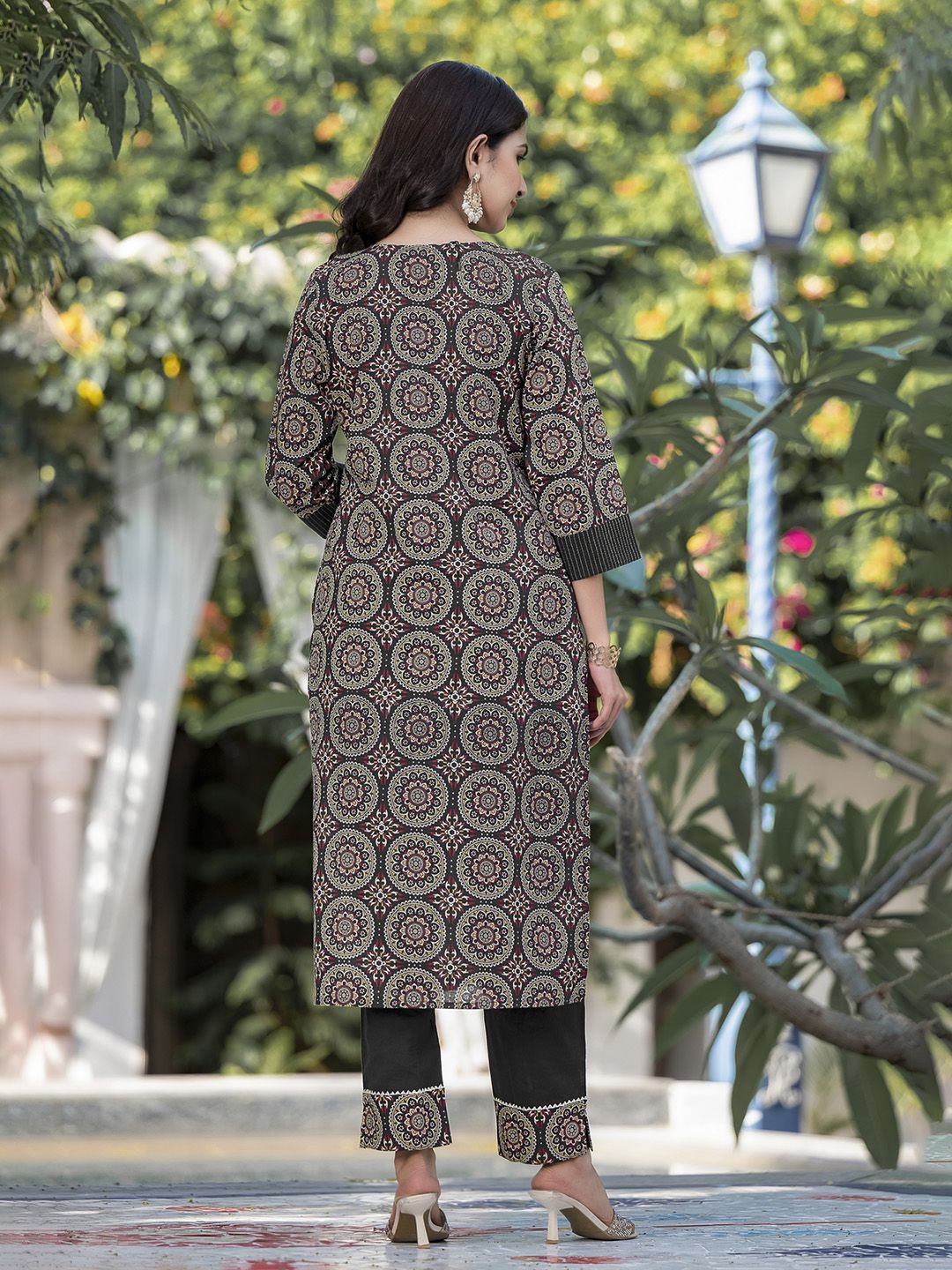 Dhimhi Women's Ethnic Motifs Printed Pure Cotton Kurta with Trousers & With Dupatta
