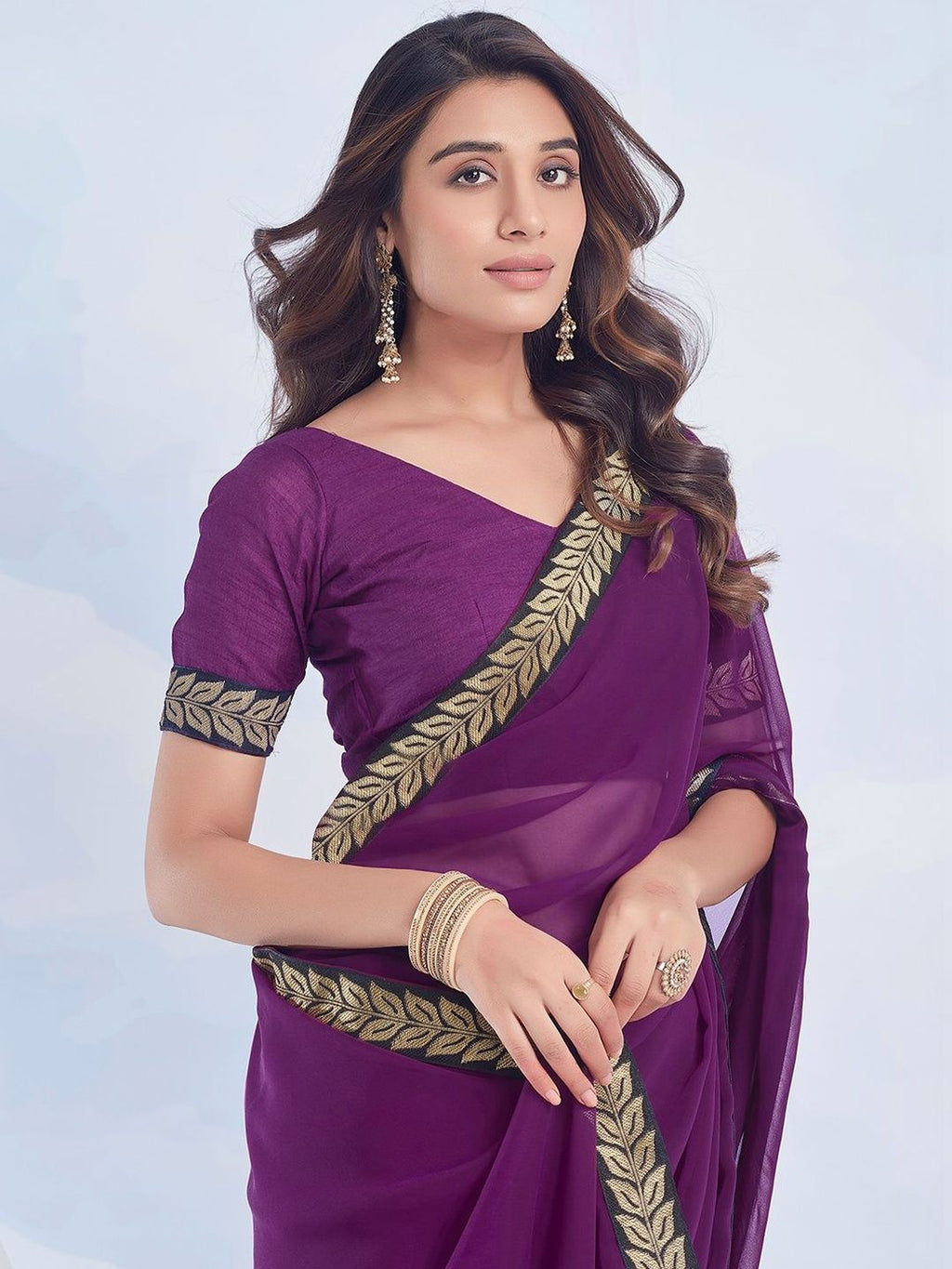 Dhimhi Women's Woven Design Poly Georgette Saree