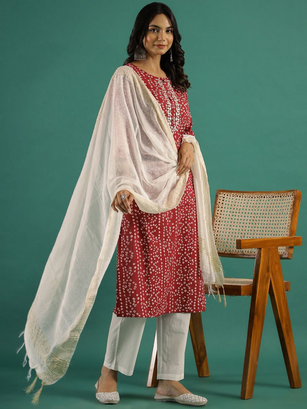 Red & white Bandhani Printed Gotta Patti Round Neck Pure Cotton Straight Kurta