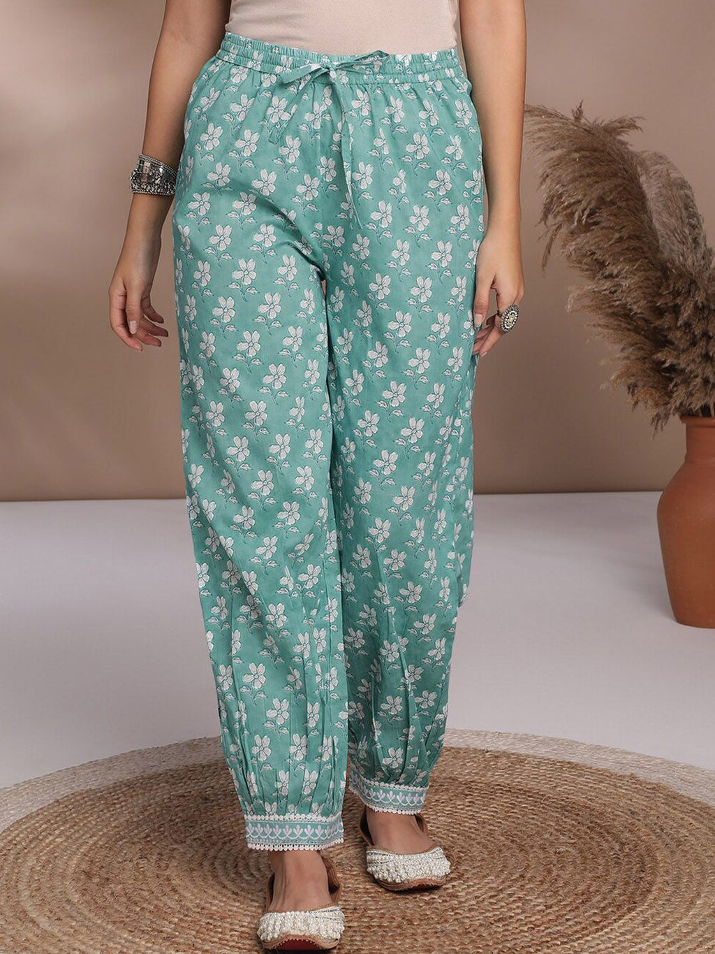 Dhimhi Women Floral Printed Regular Pure Cotton Kurta with Trousers & With Dupatta