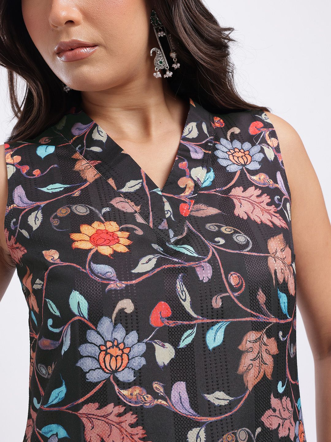 Dhimhi Women's Floral Print Sleeveless Textured Kurti Top