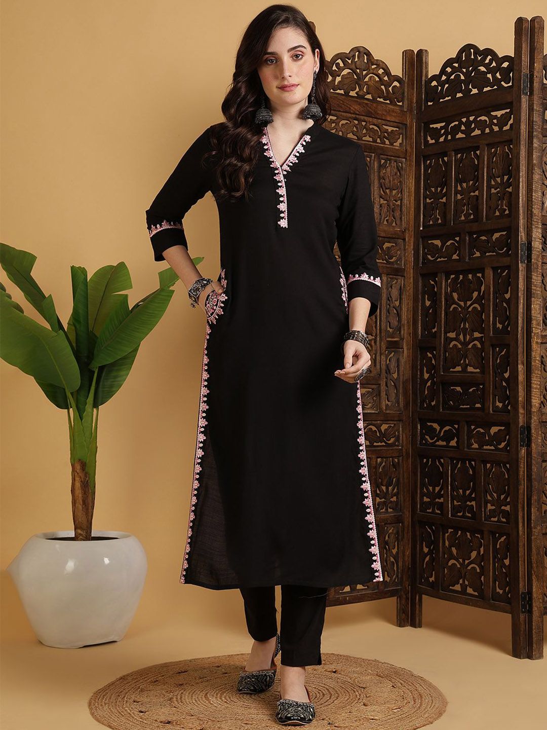 Embroidered Calf Length V-Neck Three-Quarter Sleeve Straight Kurta