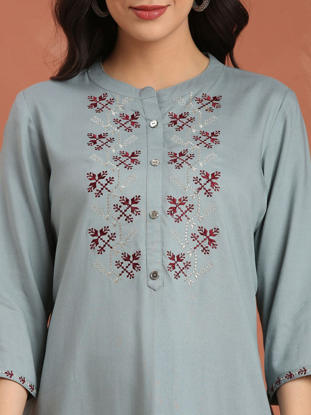 Women Floral Embroidered Straight Kurta